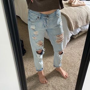 Brandy Melville destroyed boyfriend jeans size 25